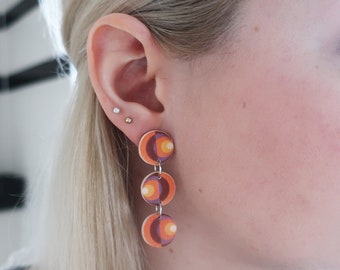 Jaren '70 stijl geometrische vorm oorbellen, jaren zeventig stijl houten oorbellen, geometrische vorm oorbellen, bruine en oranje oorbellen, retro oorbellen