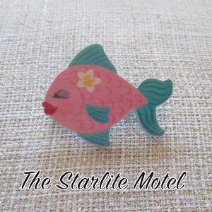 Cute fish brooch, wood brooch, wooden brooch, vintage style brooch, retro brooch, pin up brooch, midcentury inspired brooch, wood image 1