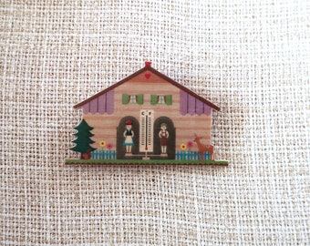 Weather house brooch, wood brooch, wooden brooch, Bavarian weather house, Black Forest weather house, German folklore brooch, wood