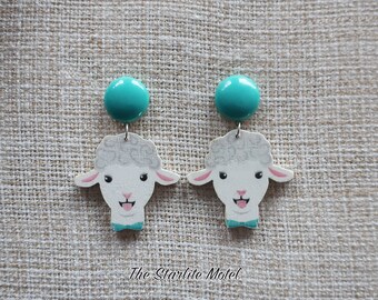 Cute lamb earrings, wood earrings, wooden earrings, lamb earrings, Easter earrings, spring earrings, animal earrings, wood, resin