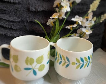 Vintage Pedestal Mugs – Set of 2 – 1960s/70s Mod Leaf Print Footed Cups