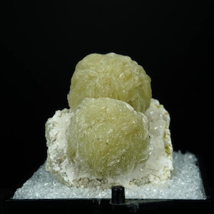 Gyrolit / Nashik, Indien / Miniatyr mineralkristall Perky Box-prov