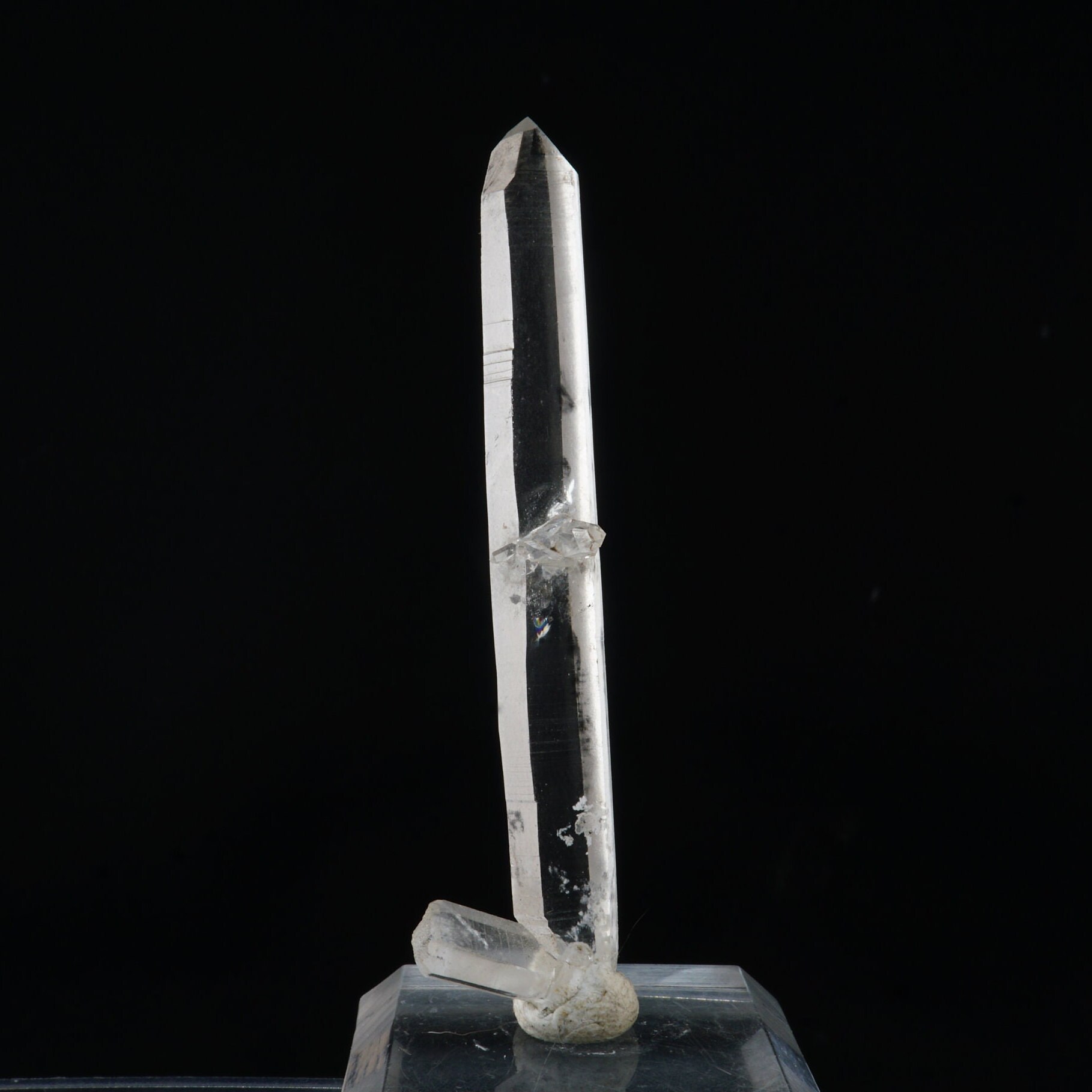 Quartz / 7cm Crystal Mineral Specimen / From China