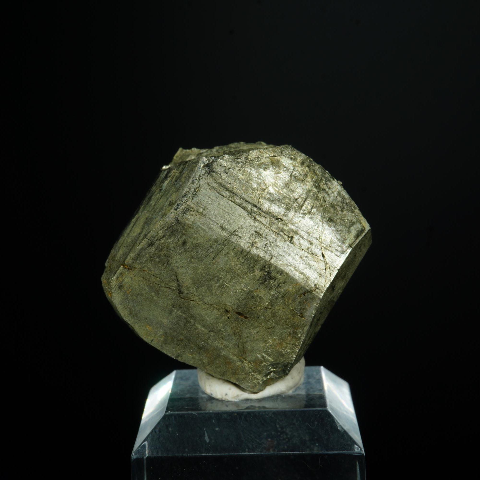 黄鉄鉱 / ユタ州レインボー鉱山 / 希少鉱物標本 - Etsy 日本