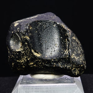 Tektite var. Indochinite / China / Mineral Specimen