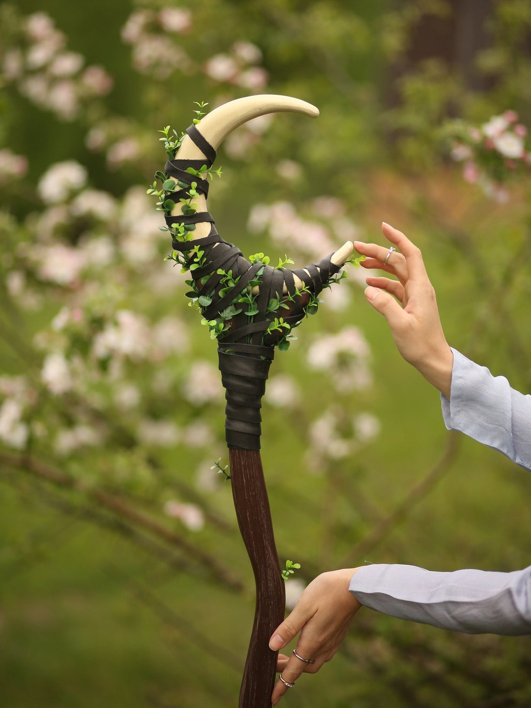 Crescent Moon Staff, Magical Stick Cosplay, Wizard, Witchcraft and  Wizardry, Draconic Wood, Wicca, Costume Accessories, Cosplay, Alder - Etsy