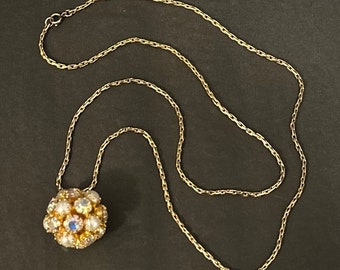 Vintage Midcentury Aurora Borealis Crystal & Faux Pearl Cluster Ball Gold Tone Pendant Necklace 32”
