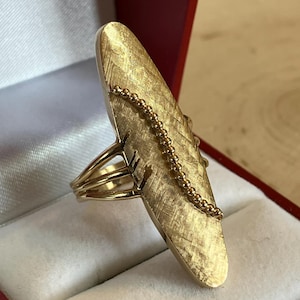 Vintage 1960s 14K Solid Yellow Gold 1-9/16&quot; Oblong w/ Swirl Design Ring Size 7