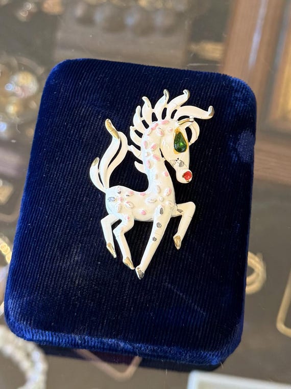 Vintage Unsigned Trifari Precious Pet Series White Enamel Prancing Pony Brooch