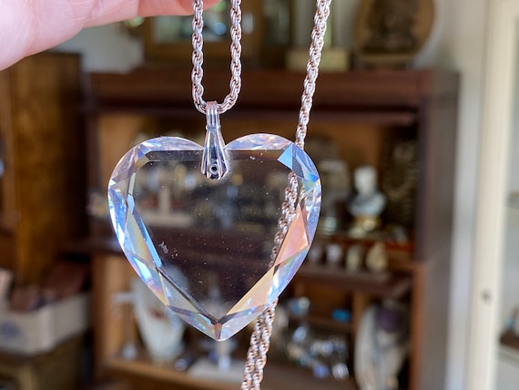 Vintage Clear Cut Crystal Heart Pendant Necklace … - image 10