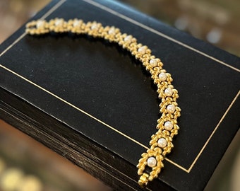 Vintage Crown Trifari Faux Pearl & Brushed Textured Gold Tone Wreath Bracelet