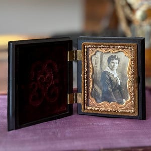 Antique Woman Daguerreotype Ambrotype Gutta Purcha Case Burgundy Velvet Photograph Portrait