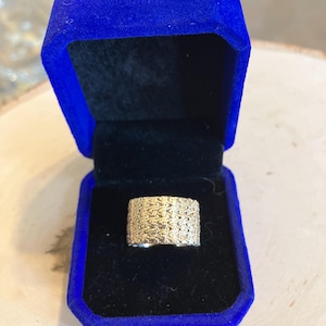 Vintage 1/2&quot; Wide 14K Solid Yellow Gold Ring Size 6 Textured Finish Hallmarked 4 Stars