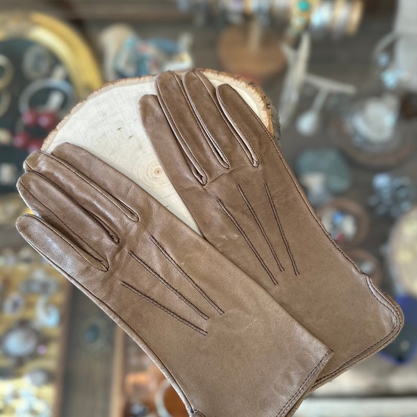 Vintage Native Deerskin Tan Brown Leather Women’s Gloves Size 7.5