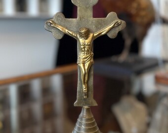 Vintage Brass Tabletop Standing Crucifix Budded Cross Jesus Christ 9.25” Religious Decor