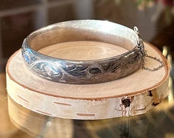 Vintage 1960s English Hallmarked CPS Sterling Silver Hand Engraved Leaf Scroll Hinged Bangle Bracelet Safety Chain