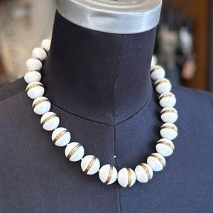 Signed Lauren by Ralph Lauren RL Chunky White & Gold Tone Beaded Necklace 18”