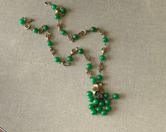 VINTAGE Long Gold Plated Green Beaded Dangly Pendant Necklace