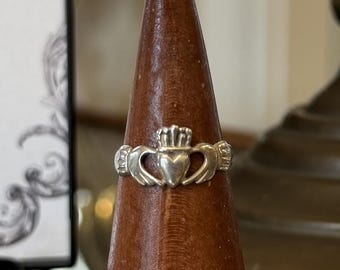 Anillo unisex Claddagh irlandés de plata esterlina vintage, talla US 7.25