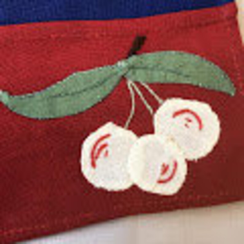Vintage 1950s Cherry Tablecloth /& Napkin Set Red And Blue Cherry TableCloth