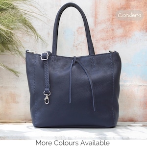 Bolso de mano de piel auténtica, bolso de mano de piel italiana con asa superior, bolso minimalista de piel azul marino con asa y detalle de nudo, regalo perfecto para ella.