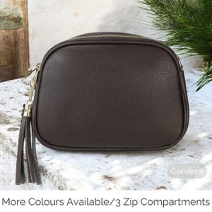 Echtleder Crossbody Bag mit 3 Fächern und verstellbarem Riemen, Quaste Festival Bag, Box Bag Geldbörse, Multi Zip Dark Brown Kameratasche