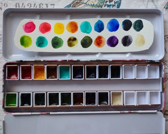 Daniel Smith Daily Essentials Professional Watercolor Palette Set of 18 in Half Pans With A Tin