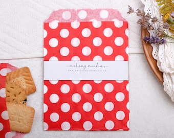 Bolsas de papel con lunares rojos para dulces de fiesta o boda