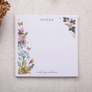 Memo Pad With White Floral Design - Stationery Note Block For Telephone Or Office Desk
