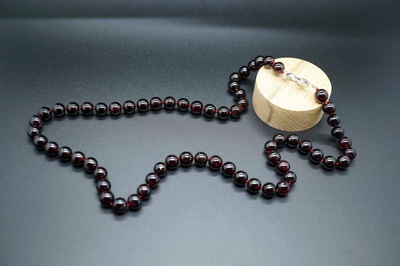 Natural Garnet Beaded Necklace, Minimalist Garnet Necklace, 9.2mm, Hand Knotted Garnet Necklace