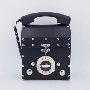 Telephone Black