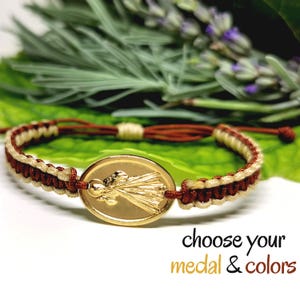 Divine Mercy medal macrame bracelet, Jesus Christ Divine Mercy devotion, Catholic saints & devotions braided macrame bracelets | AndavyGifts