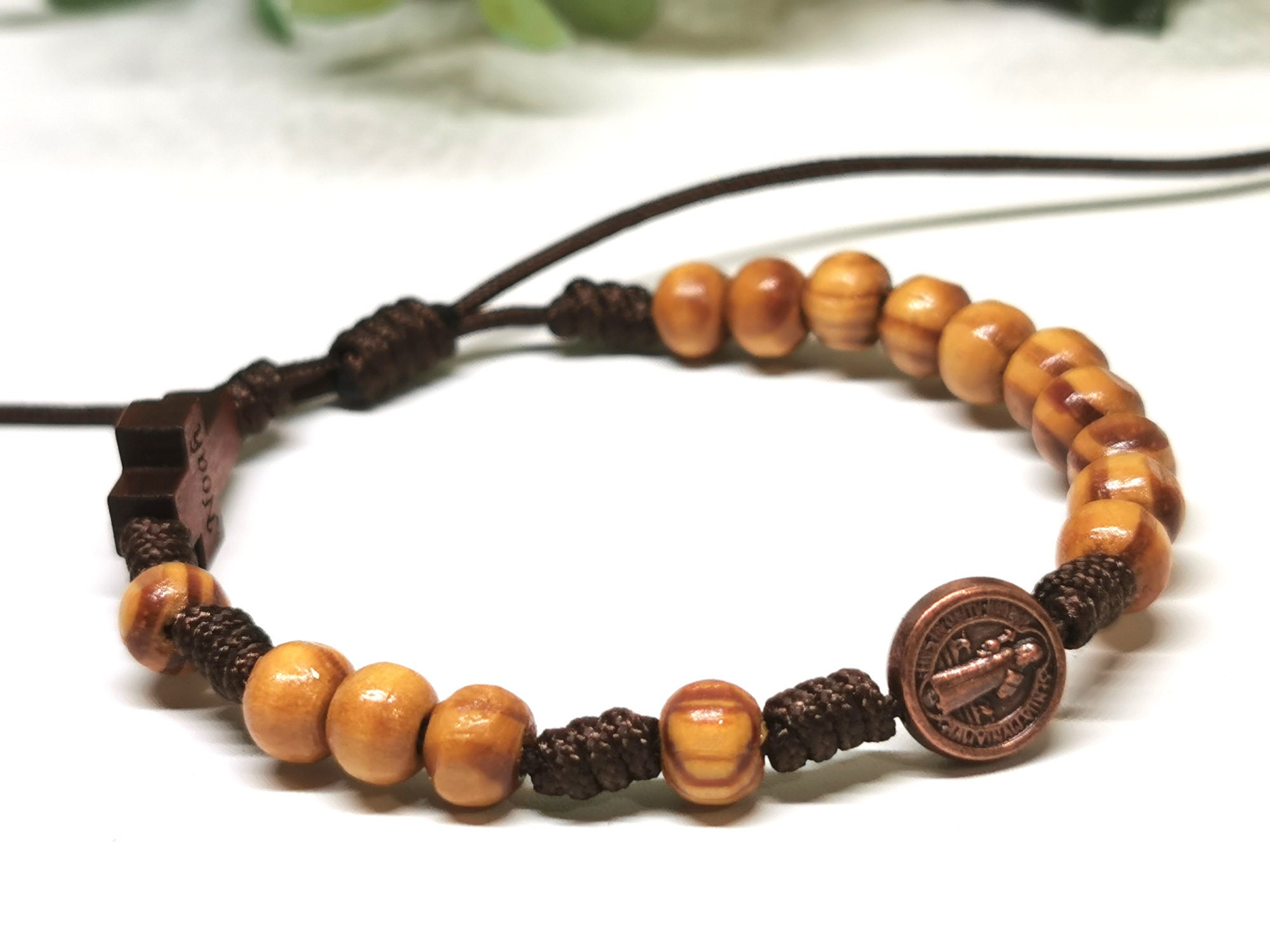 Amazon.com: MILAKOO 6 Pcs 8mm Natural Wood Beads Bracelet for Men Women  Lava Rock Bracelet for Oil Diffuser: Clothing, Shoes & Jewelry