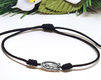 Virgen de Guadalupe / Our Lady of Guadalupe string bracelet, custom handmade with your favorite cord colors | AndavyGifts Christian jewelry
