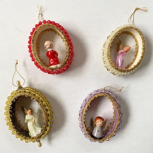 4 Vintage Handmade Egg Shape Diorama Ornaments, Mid Century Christmas, Christmas Diorama, Retro Christmas Decor, Egg Shaped Ornaments
