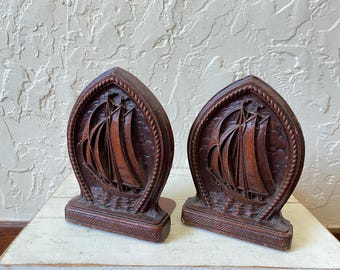 1940/50s Syroco Wood Ship Bookend, Vintage Bookends, Ship Bookends, Cabin Decor, Nautical Decor, Wooden Bookends, Sailboat Bookends