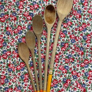 5 Vintage Hand Painted Old Wooden Spoon, Wooden Spoon Set, Vintage Painted Wooden Utensil, Mid Century Kitchen, Painted Spoon, Wooden Spoon