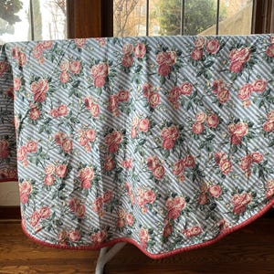 1988 Handmade Round Rose Tablecloth, Flower Tablecloth, Floral Tablecloth, Rose Tablecloth, Round Tablecloth, Shabby Chic Kitchen