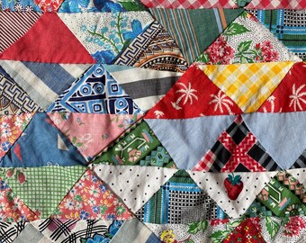 Mille triangles matelassés à la main des années 1940-50 ? Dessus de courtepointe, dessus de courtepointe vintage, dessus de courtepointe à vendre, dessus de courtepointe patchwork,