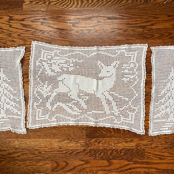 Vtg/Antique Hand Crochet Woodland Deer  Filet Lace Couch Cover, Filet Lace, Vintage Deer Decor, Cabin Home Decor, Cabin Christmas