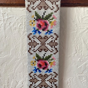 Vintage Norwegian Rose Wall Tapestry, Scandinavian Folk Art, Norwegian Needlework, Norwegian Bell Pull, Vintage Bell Pull, Pink Rose Decor