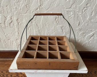 Vintage Wooden Crate Holder. Spice Rack, Vintage Spice Rack, Wooden Spice Rack, Vintage Kitchen, Cottage Core Decor, Vintage Crate