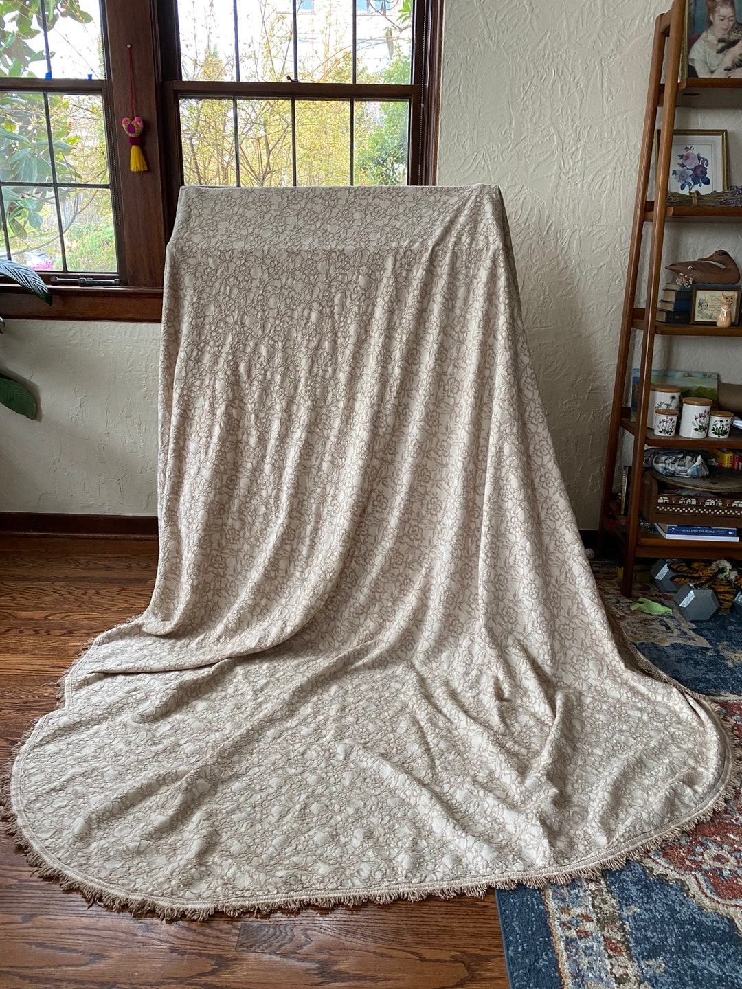 Pricedrop70s Bates Ecru Flower Bedspread W/ Fringe, Summer Coverlet, Bates Bedspread, Vintage