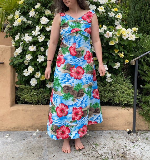 1960s Hawaiian Tropical Hibiscus Dress by Hukilau 