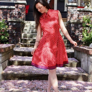 vintage 1950 Nancy Valentine robe rouge et blanche à pois, robe d&#39;été pour femme, robe sans manches, robe à pois, robe 1950,