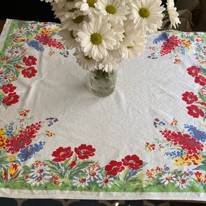 1950s Summer Flower Tablecloth, Vintage Flower Tablecloth, Lilac Tablecloth, Mid Century Kitchen, 1950s Tablecloth, 1950s Kitchen