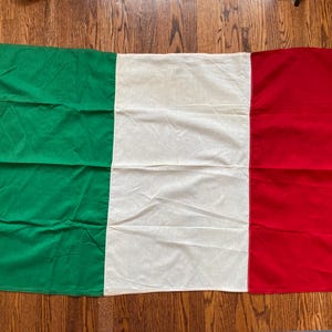 Vintage Naturally-Distressed/StainedCotton Italian Flag, Italian Flag, Distressed Flag, Vintage Italy, Italy Flag, Cotton Flag