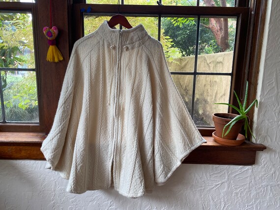 Vintage Boyne Valley Weavers Irish Wool Cape, Woo… - image 3