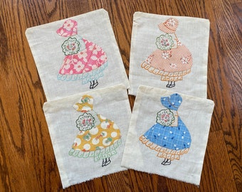 1930s Sun Bonnet Sue Appliqué + Embroidered Quilt Block, Sun Bonnet Sue Quilt, Sun Bonnet Sue, Vintage Quilt Block