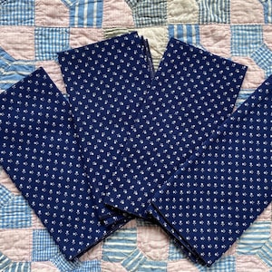 Set of Vintage Petite Tulip Napkins, Vintage Flower Napkins, Tulip Napkins, Blue and White Napkins, Blue and White Kitchen
